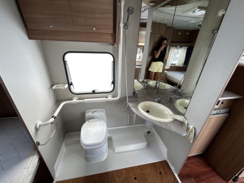 Elnagh M200 CPT Wheelchair Motorhome with lift photo: 16
