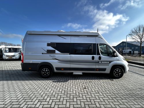 Adria Twin 640 SHX Transverse bed/unique layout photo: 21