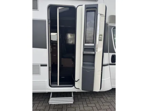 Adria Coral XL Plus A 670 SL photo: 23