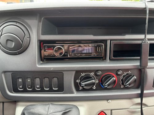 Knaus Sun Ti Renault Master 2.5 dCi | Motorhome | Cassette awning | Rear bicycle carrier | Electric front windows | NAVI  | PANO | Auto air conditioning photo: 4
