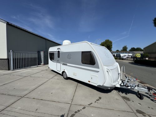 KNAUS S&Uuml;DWIND LIMITED EDITION 500 FU 2015 WITH AIRCO MOVER BIKE RACK