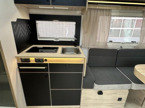 Challenger Etape Edition 380 4.1T, winter package 5 Persons photo: 11