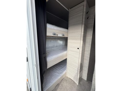 Dethleffs C'Joy 480 QLK Lit superpos&eacute; avec 3 couchages photo : 17