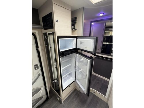 Chausson 640 Titanium Premium 170HP Automatic Lift Bed Solar Panel Very Spacious photo: 17