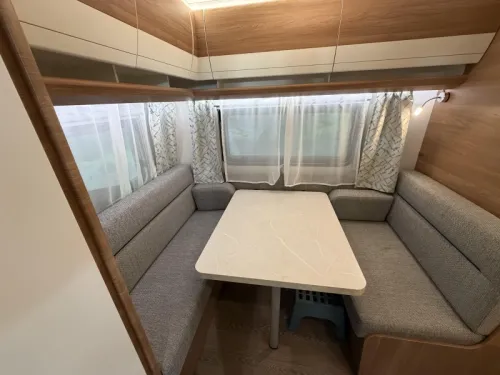 Hobby De Luxe 440 SF cassette awning - photo: 15