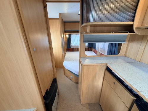 Dethleffs Summer Edition 450 Mover, French bed awning photo: 4