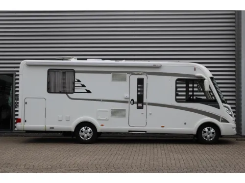 Hymer B698 Queensbed L-Sitzgruppe 150PS TV Foto: 4