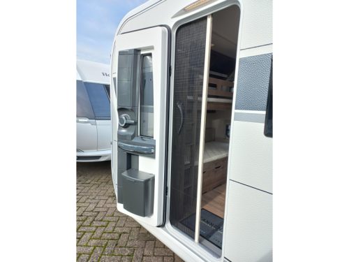 Hobby Excellent Edition 490 KMF 1800kg Foto: 2
