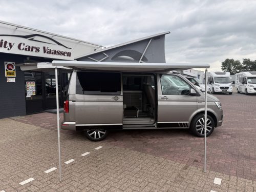 Volkswagen California Ocean T6 Westfalia in new condition DSG automatic 200 hp full options 4 berths electric pop-top roof awning climate control cruise control camera soft-close electric towbar photo: 3