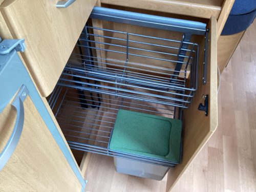 Knaus Sudwind 450 TUF awning  photo: 12