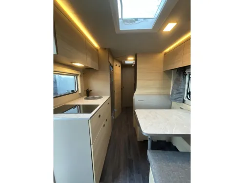 Weinsberg CaraLife 500 QDK BUNK BED-AIR CONDITIONING photo: 2
