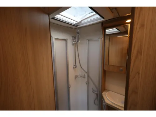 LMC Cruiser 646 G Automatic single beds photo: 10