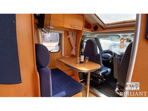 Hymer TEILINTEGRIERT HV 522 .. 2006 transverse bed photo: 3