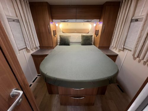 Pilote P 740 C Queensbed, Camper photo: 11