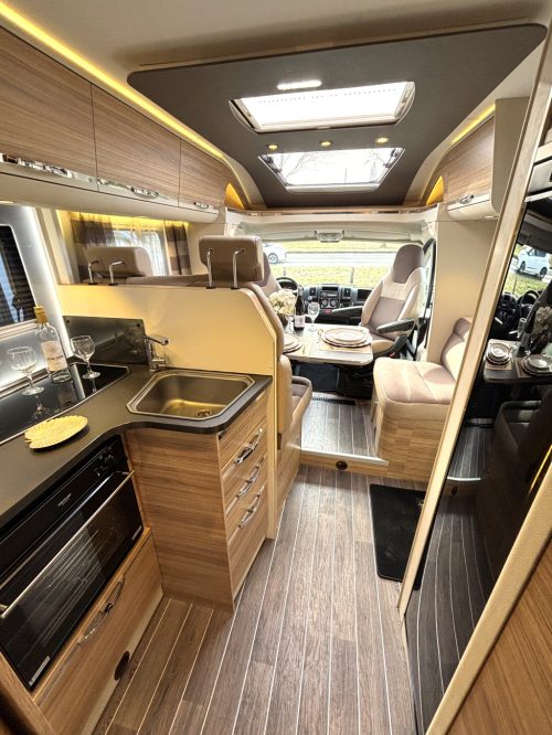 Adria Coral Platinum S 690 SC QUEENSBED ALKO SUSPENSION PNEUMATIQUE photo : 11