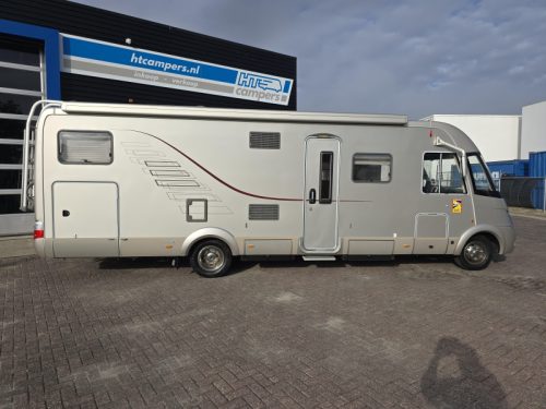Hymer S 830 Z.G.O.H 2011, Roof air conditioning photo: 1