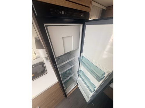 Adria CORAL 600 SC 164 hp euro 6 very compact camper queen bed panoramic roof electric bike rack tv 2x solar panel Remis pleated Maxxfan Navi camera leather fly screen door photo: 19