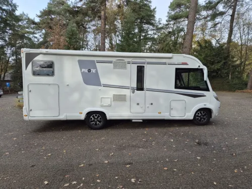 Pilote Essentiel G 740 AUT. 9-T TWINBED TV Solar photo: 1