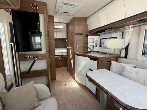 RAPIDO M96 Queensbett EP Level 2X Klimaanlage Wechselrichter Solarpanel Foto: 11