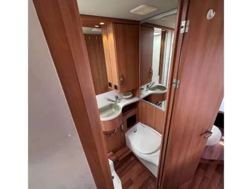 Hymer Exsis-I 678 nur 29000 km Foto: 9