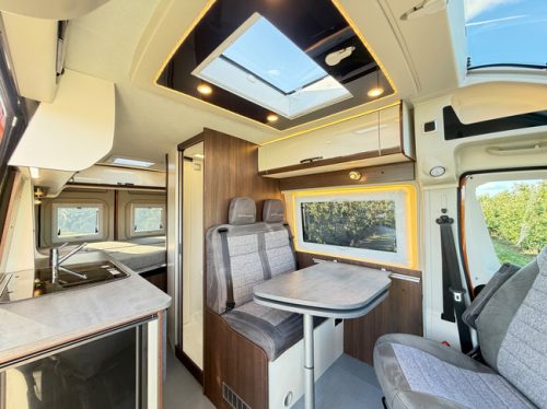 P&ouml;ssl Summit 600 Prime 180HP/AUTOMATIC/SOLAR PANEL/SKYROOF/RADIO WITH CARPLAY/UNIQUE COLOR/ photo: 1
