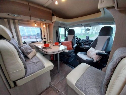 B&uuml;rstner Nexxo 728 G single beds, towbar photo: 3