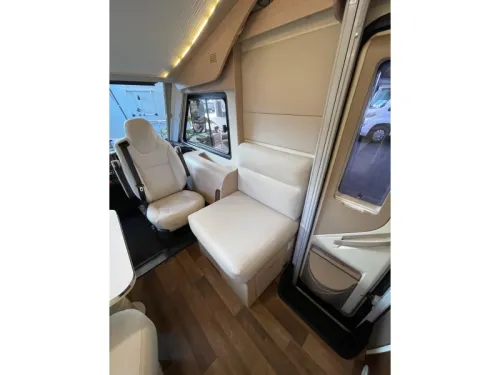 McLouis Nevis 79 G Queensbed Hubdach Foto: 10