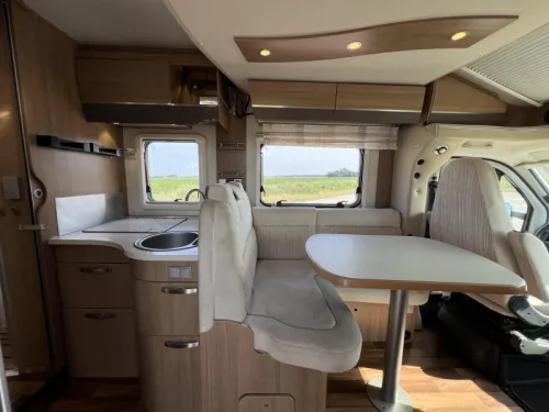 Hymer T 678 CL Roof air conditioning | Very Complete photo: 10