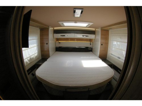 Mobilvetta Kea 90 I Queen bed, Drop-down bed, Garage photo: 13