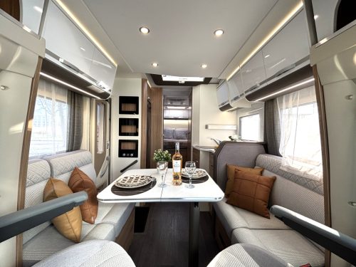 Adria Matrix Plus 670DC QUEENSBED + POP-TOP ROOF + FACE TO FACE photo: 18