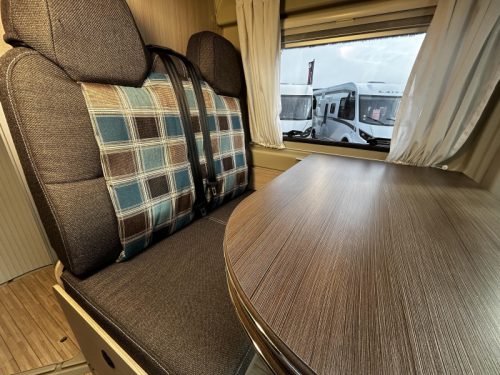 P&ouml;ssl Roadcruiser 640 Enkele-bedden/2017/Euro-6  foto: 15