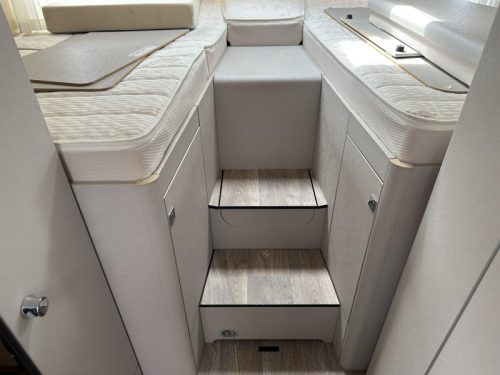 Hymer Exsis 580 PURE E&P leveling system photo: 20
