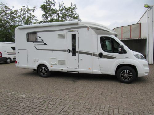 Hymer T598 Semi-integrated French bed Pop-top roof year of manufacture 2018 photo: 1
