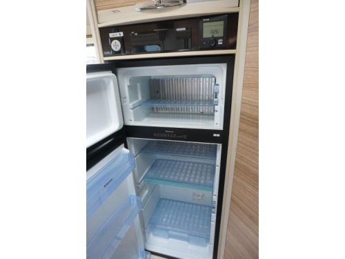 Adria Matrix Platinum 670 SC 5th seat / Roof air conditioning photo: 11