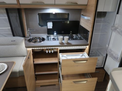 Knaus Sudwind Black Selection 500 FU ROUND SEATING FRENCH BED photo: 12