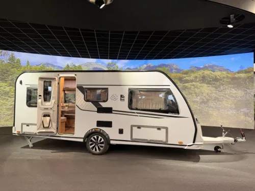 Knaus Sudwind Black Selection 500 EU Einzelbetten / Rundsitzgruppe Foto: 1