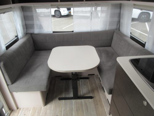 Dethleffs C'Go 495 FR WITH MOVER AND THULE AWNING photo: 6