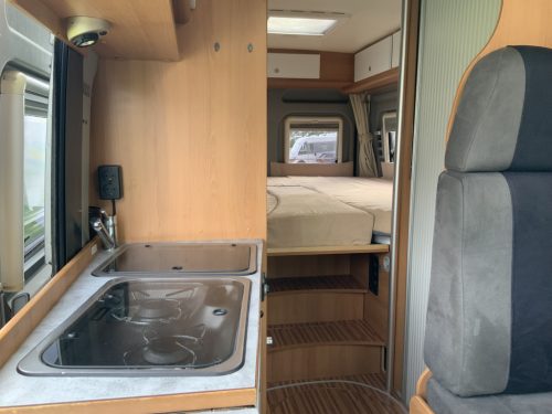 P&ouml;ssl  640  160 PK  Kastenwagen , Einzelbetten, Motor-Klimaanlage, Fahrradtr&auml;ger schwenkbar f&uuml;r zwei E-Bikes  , Bj.2010 Marum Camper centrum on the road foto: 22