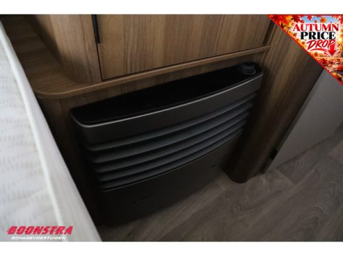Eriba Touring 430 **NEW/NEU** Awning Transverse bed LMV photo: 21