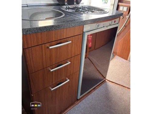 Hymer T 674 SL Single beds  photo: 12