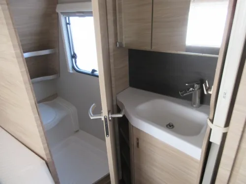 Knaus Sudwind 60 Years 450 FU VERY NEAT, FIXED AWNING photo: 7