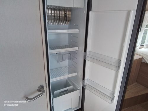 Dethleffs C'Joy 420 QSH Complete with transverse bed photo: 9