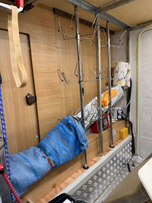 FORD KENTUCKY Motorhome Estro 5 | 2.4 137hp | 2x Air conditioning | 6 berths | Drive-Away awning photo: 28