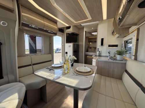 Rapido 696 F Premium Edition NUR 8.000 KM! Foto: 11
