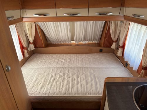 Hobby Excellent 400 SF Mover/Unico awning photo: 2