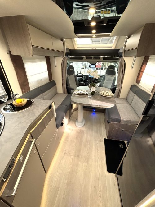 Chausson 768 XLB Titanium AUTOMATIC QUEEN BED + POP-TOP ROOF + F2F photo: 11