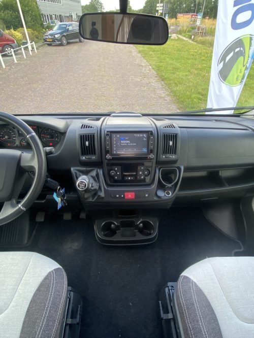 Weinsberg Pepper 600 Peugeot 163 HP, Semi-integrated, 2 Length-beds, Garage, Aut. dish / LCD Camper Centrum On the Road at Noorderringweg 4 in Marum. photo: 21