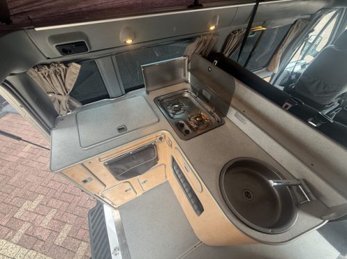Westfalia ford nugget 4 slaapplaatsen airco hefdak lmv standkachel trekhaak zonnepaneel bearlock photo: 15