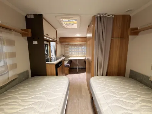 Caravelair Antares Style 450 Awning+mover+awning  photo: 16