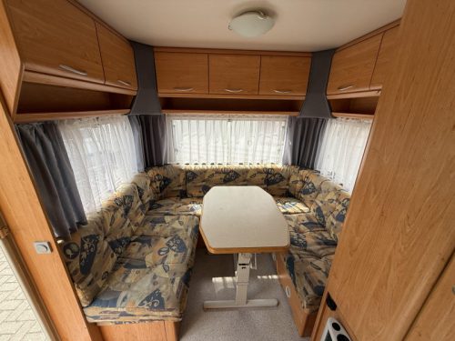 Knaus Blue Line 450 TF con asiento en U y avanc&eacute; de 2023 foto: 7